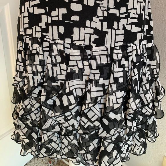 Alfani Petite Flowy Ruffled Skirt - EC - Vintage - 4P - Picture 2 of 5